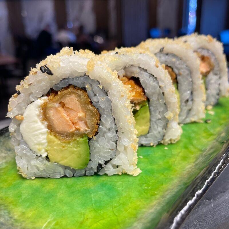 Salmon tempura roll